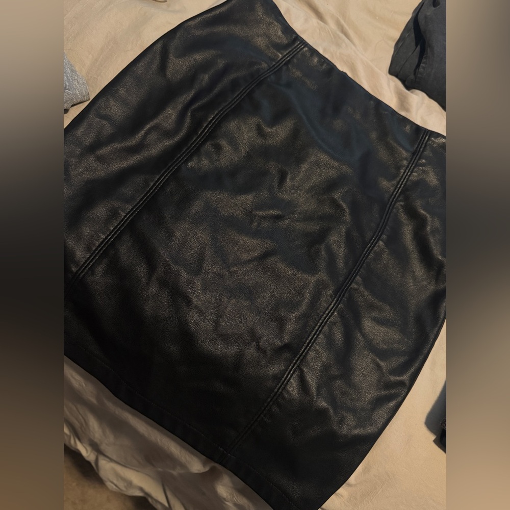 Classic Black Faux Leather Pencil Skirt